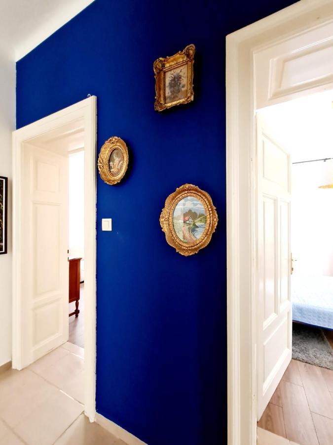 Zoey Apartment